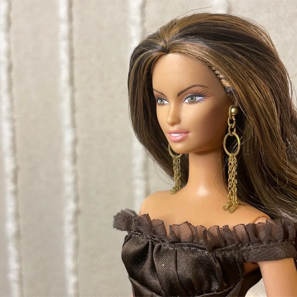 Barbie inches line